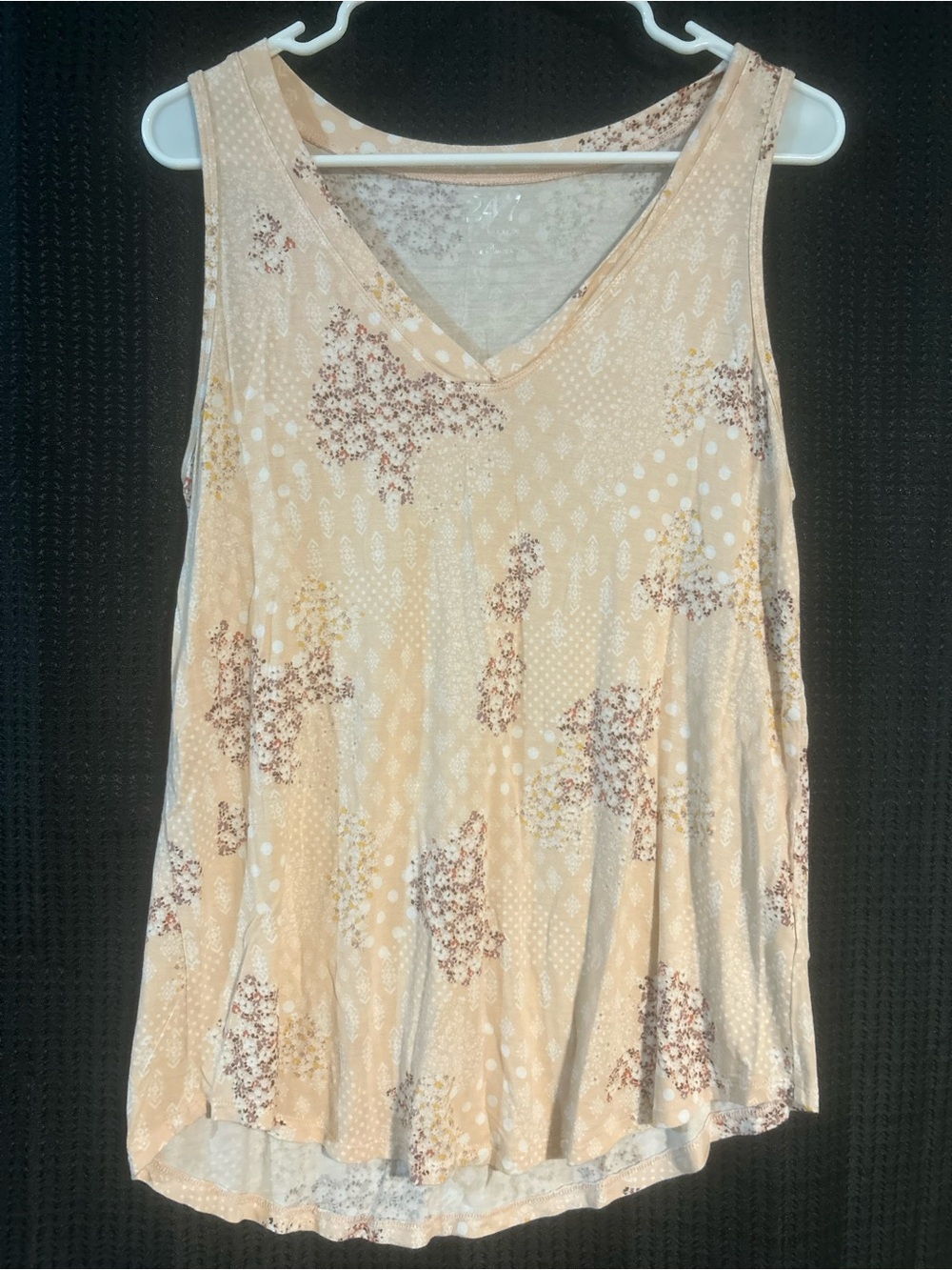 24/7 by Maurices Sleeveless V-Neck Floral Tank Top - Peach